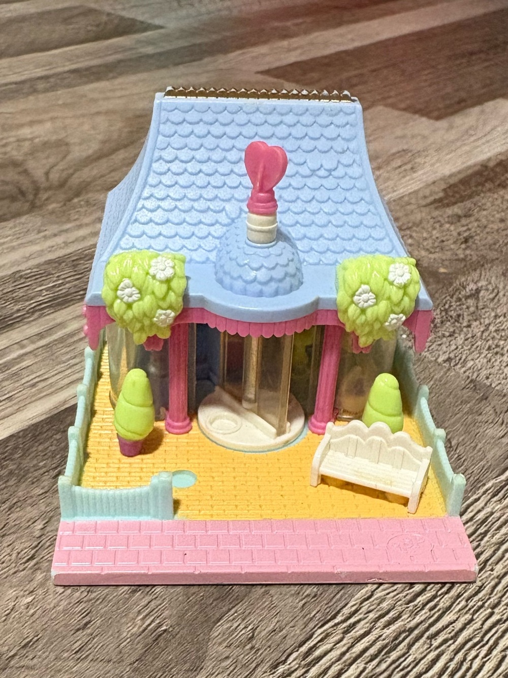 1995 Bluebird Polly Pocket Pollyville "Dress Shop" Incomplete